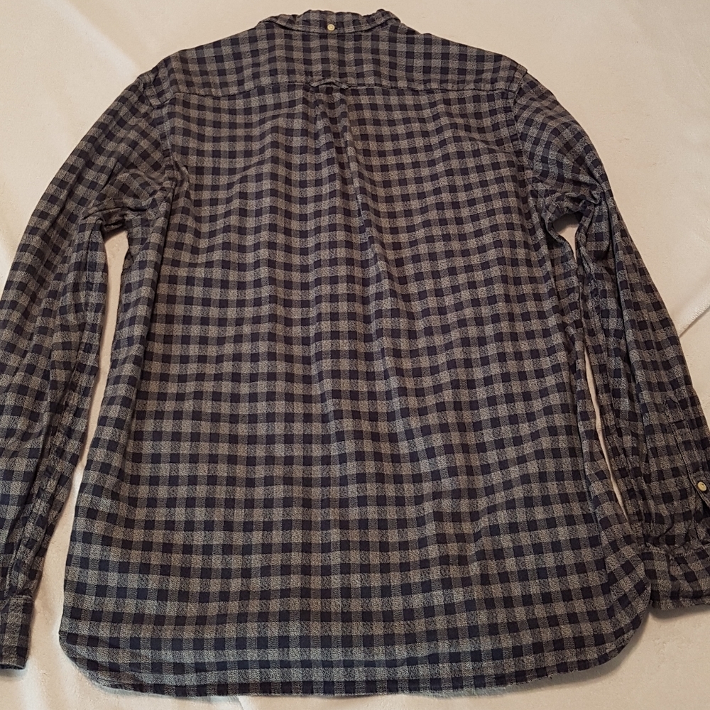 H&M button down shirt - Picture 2 of 3